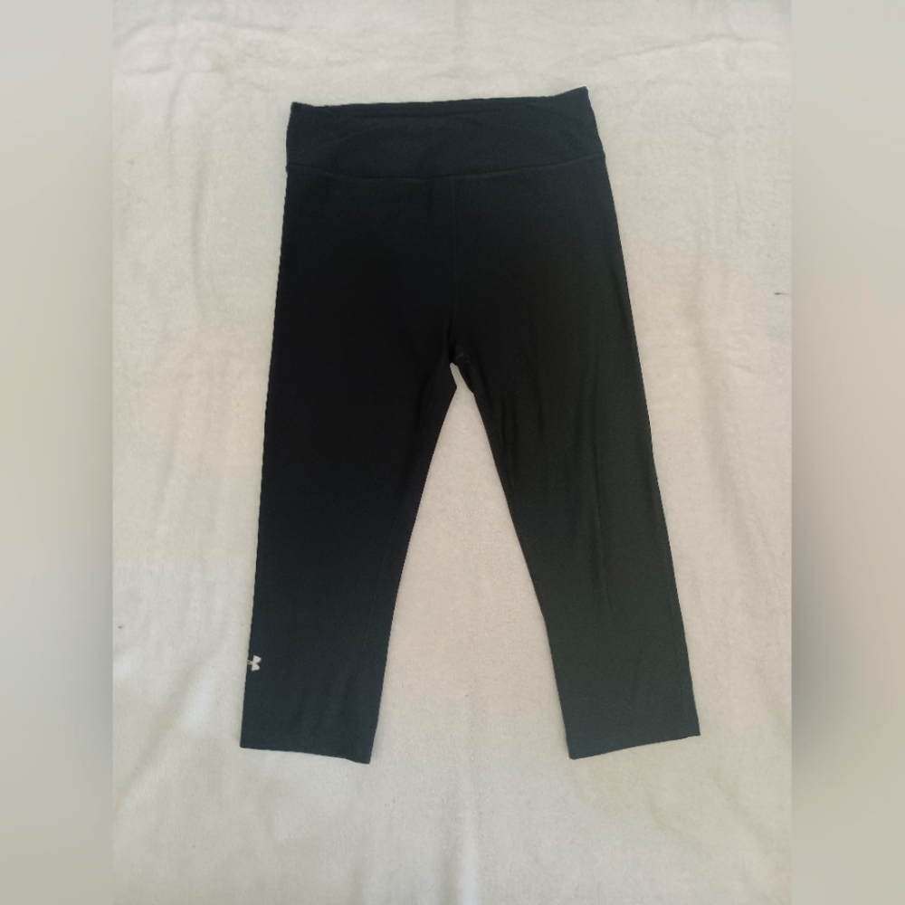 Under Armour black leggings